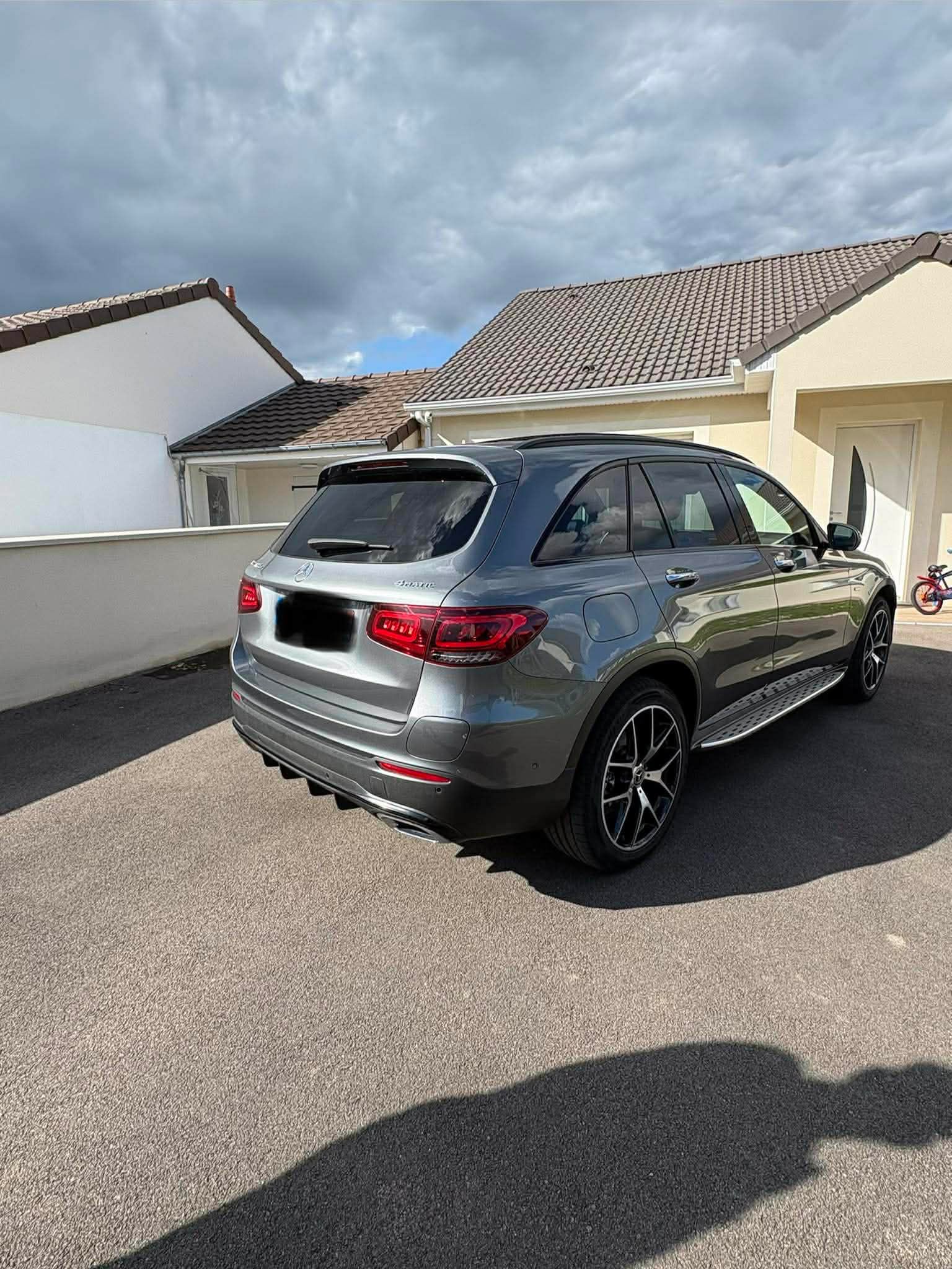 GLC 300 E 2.0i HYBRID 4-MATIC